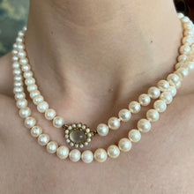 Load image into Gallery viewer, Vintage Pearl Necklace
