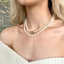 Load image into Gallery viewer, Vintage Pearl Necklace