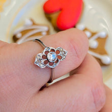 Load image into Gallery viewer, Vintage Art Deco 18ct Diamond Ring