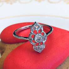 Load image into Gallery viewer, Vintage Art Deco 18ct Diamond Ring