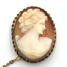 Load image into Gallery viewer, Large Vintage Shell Cameo Gold Brooch