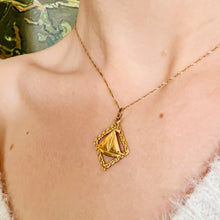 Load image into Gallery viewer, Vintage 9ct Gold Sailboat Pendant
