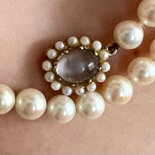 Load image into Gallery viewer, Vintage Pearl Necklace
