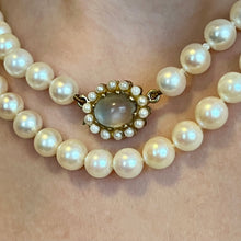 Load image into Gallery viewer, Vintage Pearl Necklace
