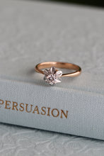 Load image into Gallery viewer, Vintage Diamond Daffodil Flower Ring in 14k Gold
