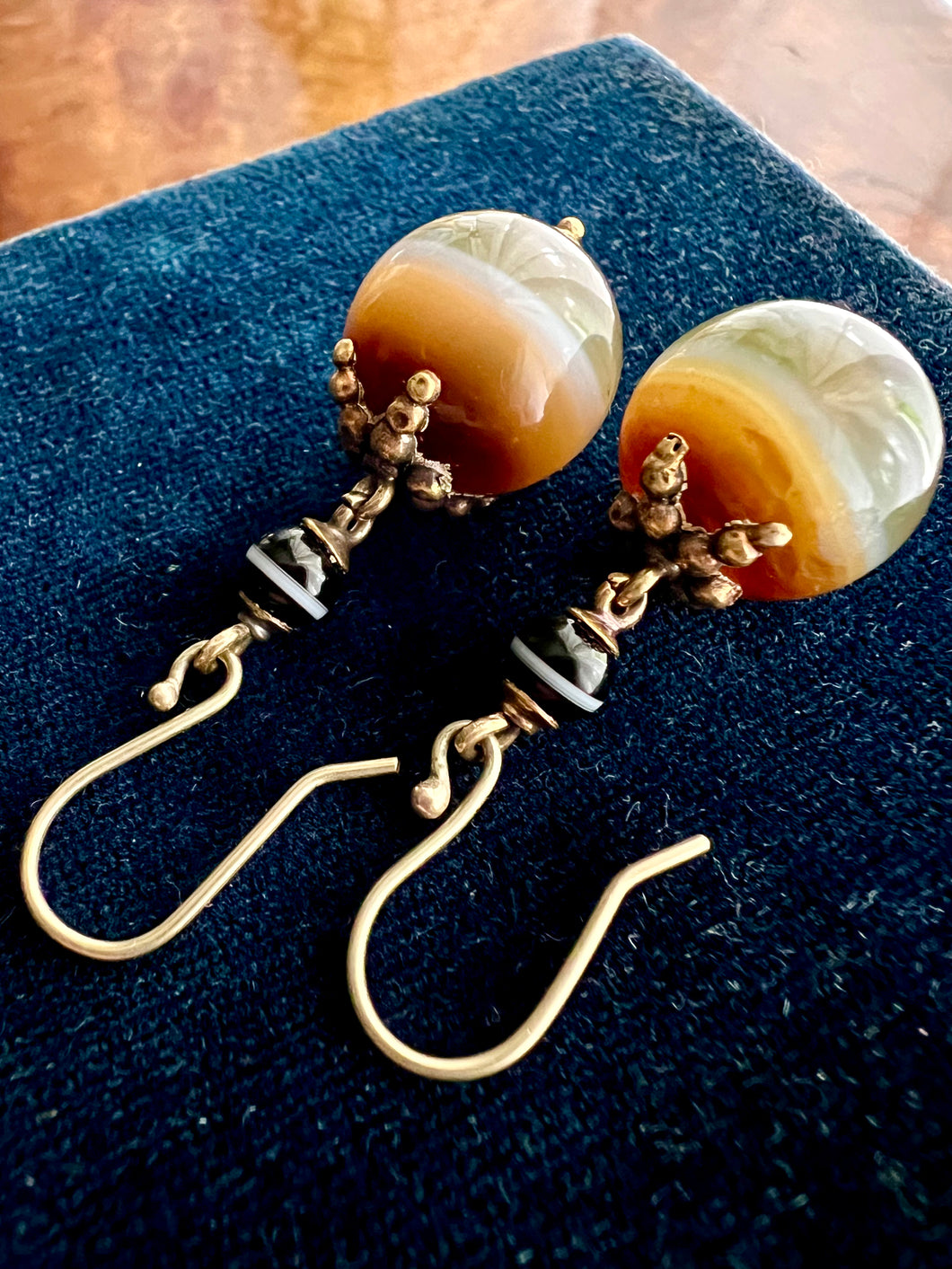 Victorian 18ct Gold Banded Agate Sardonyx Earrings